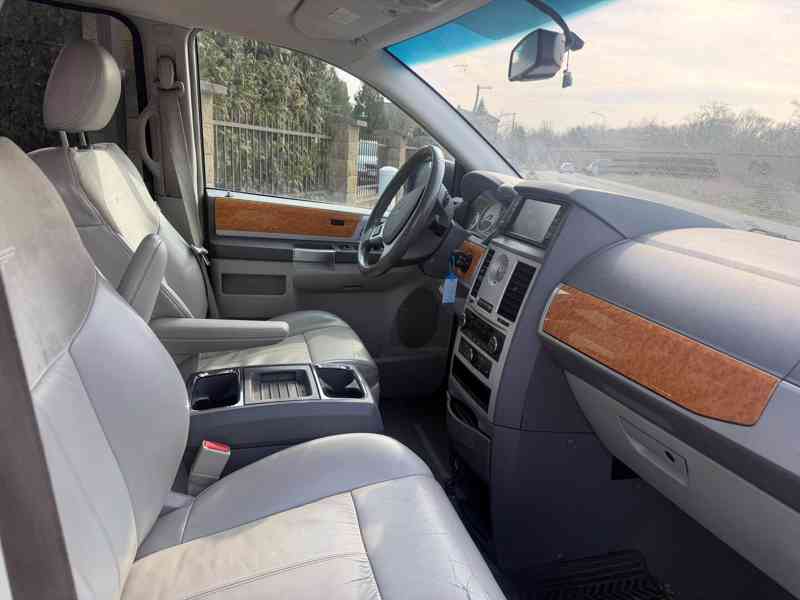 Chrysler Grand Voyager 3,8 V6 LPG Limited 2008 DPH - foto 10