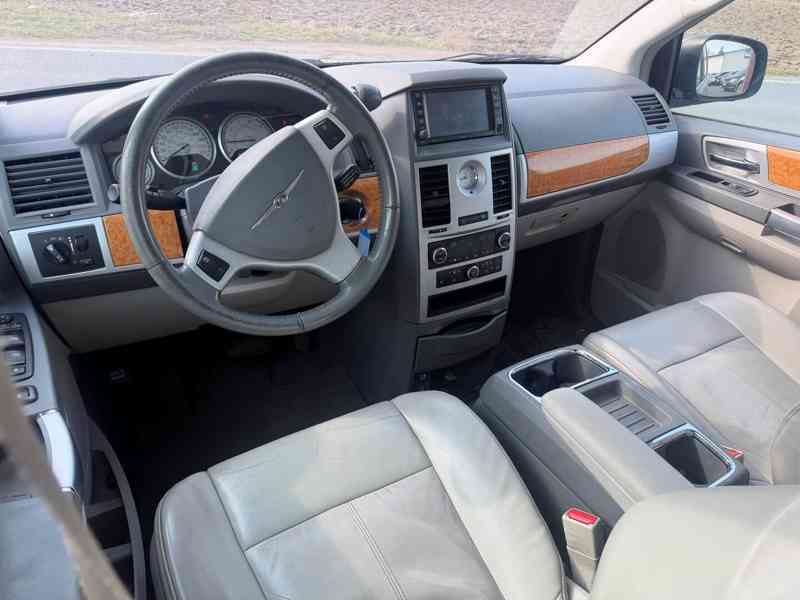 Chrysler Grand Voyager 3,8 V6 LPG Limited 2008 DPH - foto 14