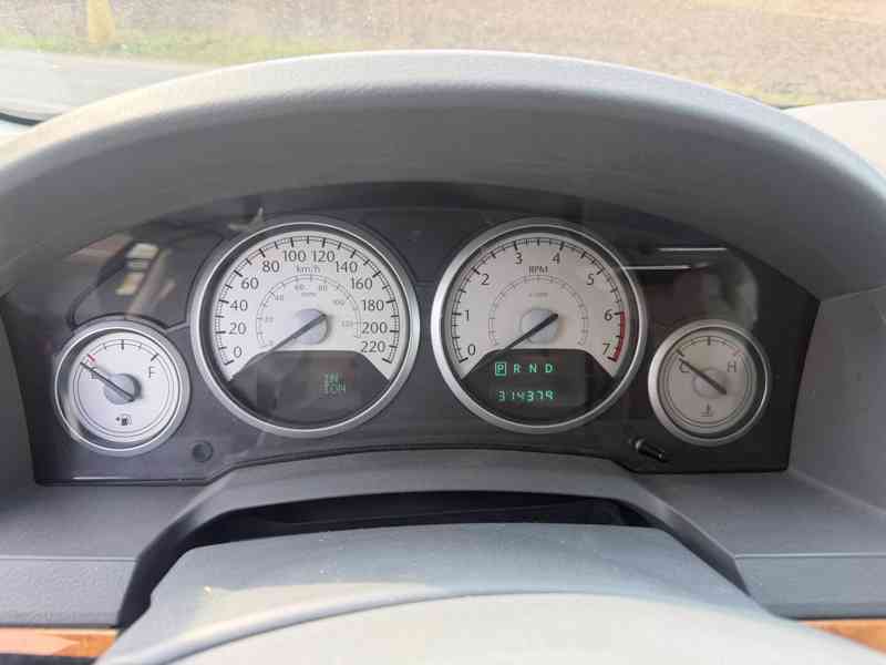 Chrysler Grand Voyager 3,8 V6 LPG Limited 2008 DPH - foto 17