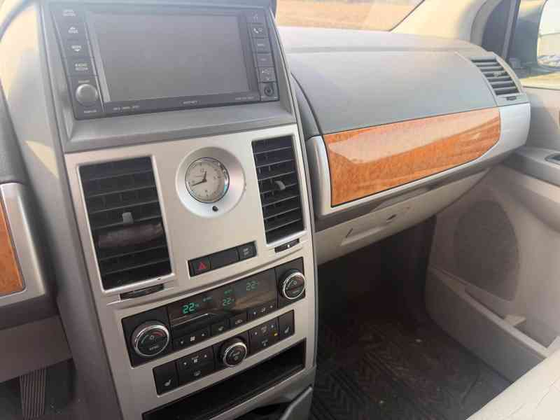 Chrysler Grand Voyager 3,8 V6 LPG Limited 2008 DPH - foto 18