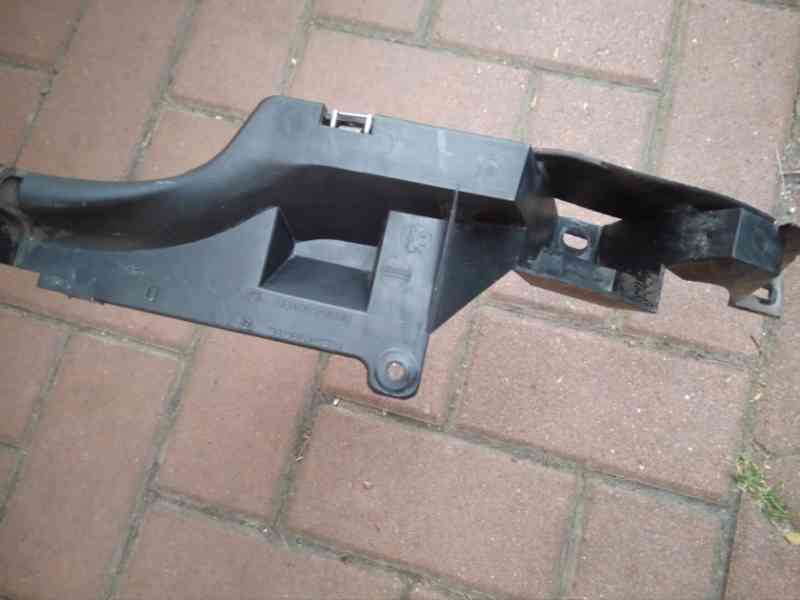 Střední pravý držák zadního nárazníku Peugeot/Citroen - foto 3