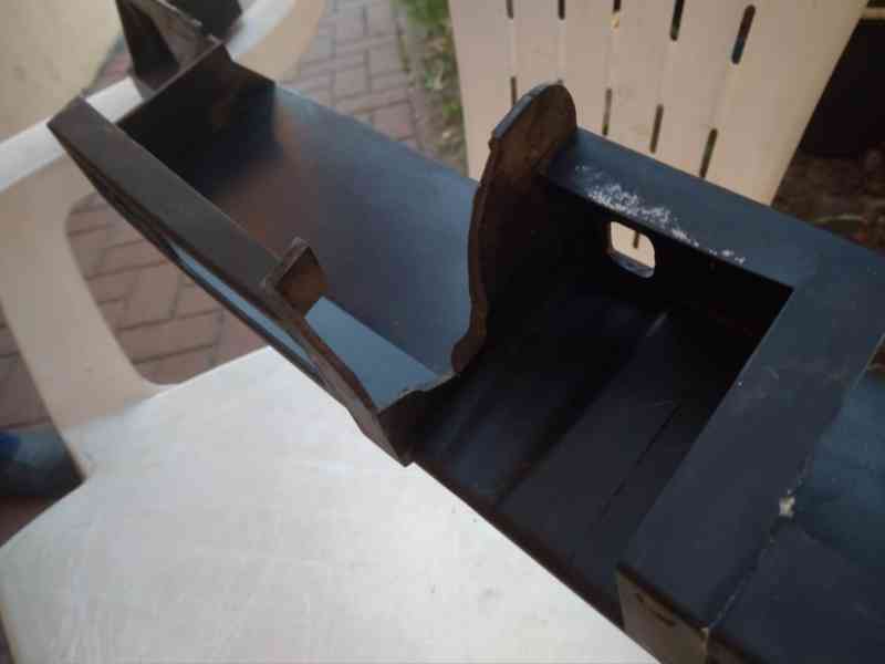 Střední pravý držák zadního nárazníku Peugeot/Citroen - foto 5