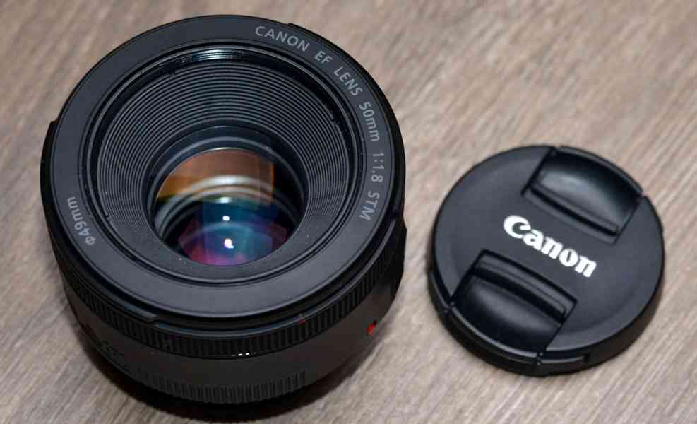 Canon EF 50mm f/1.8 STM **fullframe