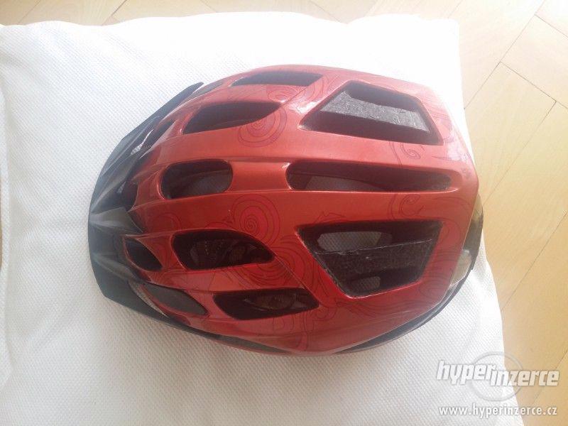 Dámská cyklistická helma Specialized - foto 4