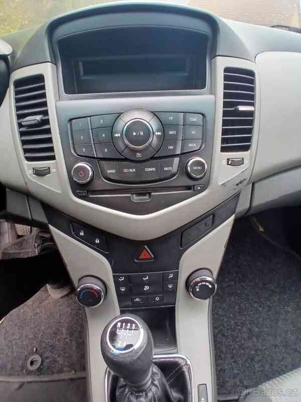 Chevrolet Cruze 1,6 - foto 10