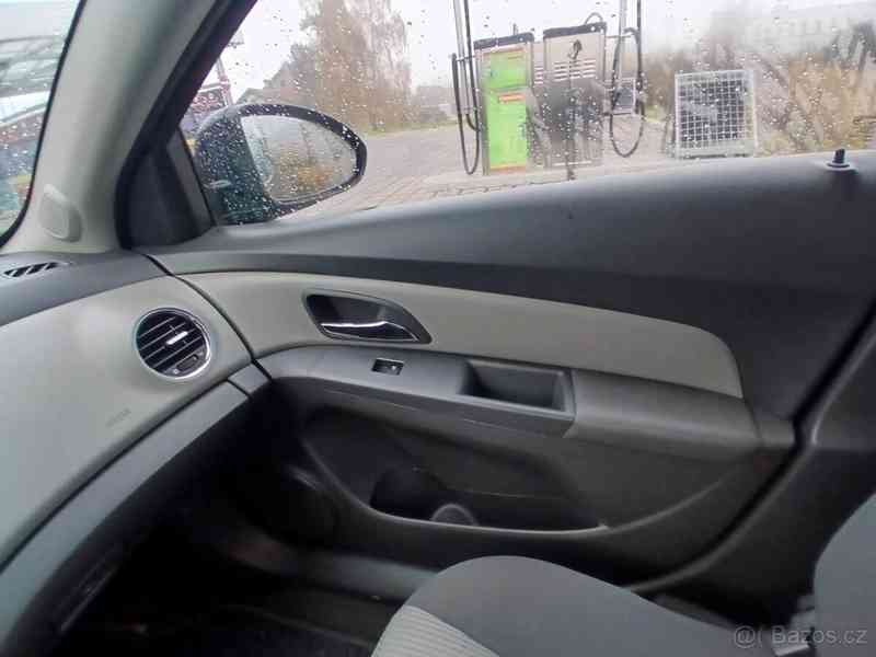Chevrolet Cruze 1,6 - foto 11