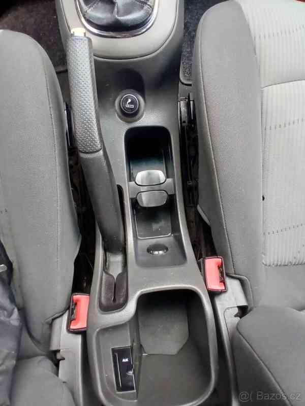 Chevrolet Cruze 1,6 - foto 8