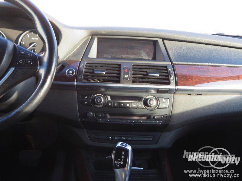 BMW X5 3.0, nafta, rok 2010, kůže - foto 2