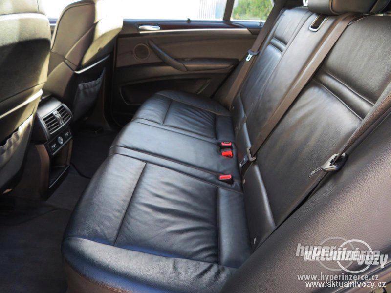 BMW X5 3.0, nafta, rok 2010, kůže - foto 9
