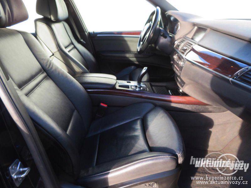 BMW X5 3.0, nafta, rok 2010, kůže - foto 10