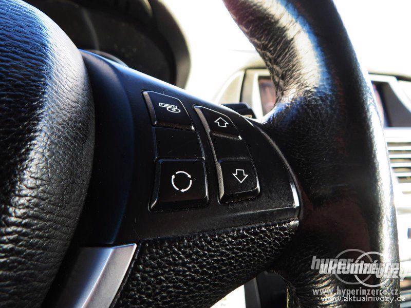 BMW X5 3.0, nafta, rok 2010, kůže - foto 14