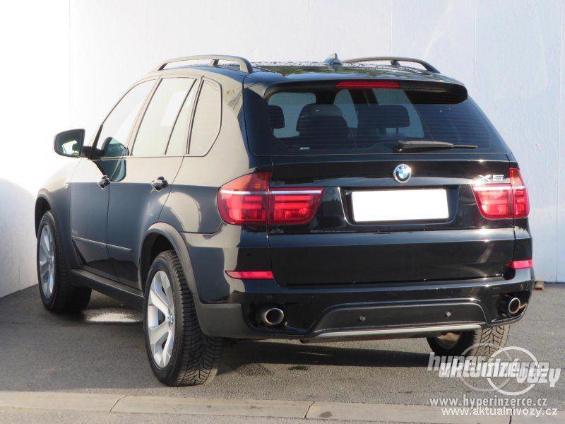 BMW X5 3.0, nafta, rok 2010, kůže - foto 20