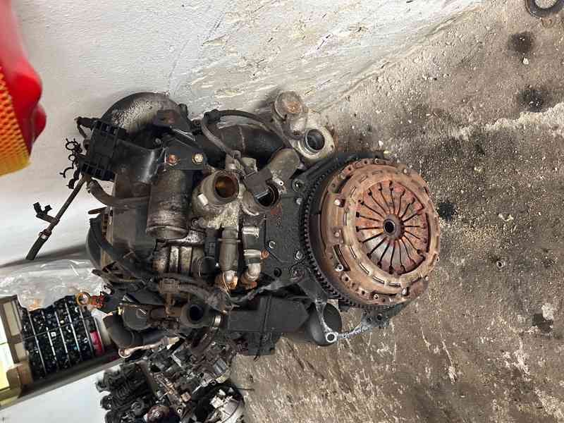 Motor 2,8HDI 8140.43S 94KW Peugeot Citroen komplet - foto 3