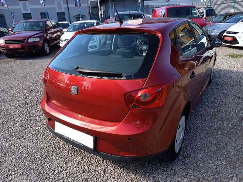 SEAT Ibiza 1,2i 12V Reference ČR - foto 11