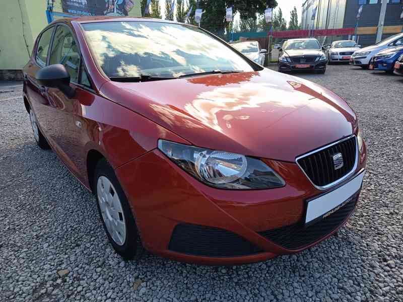 SEAT Ibiza 1,2i 12V Reference ČR - foto 1