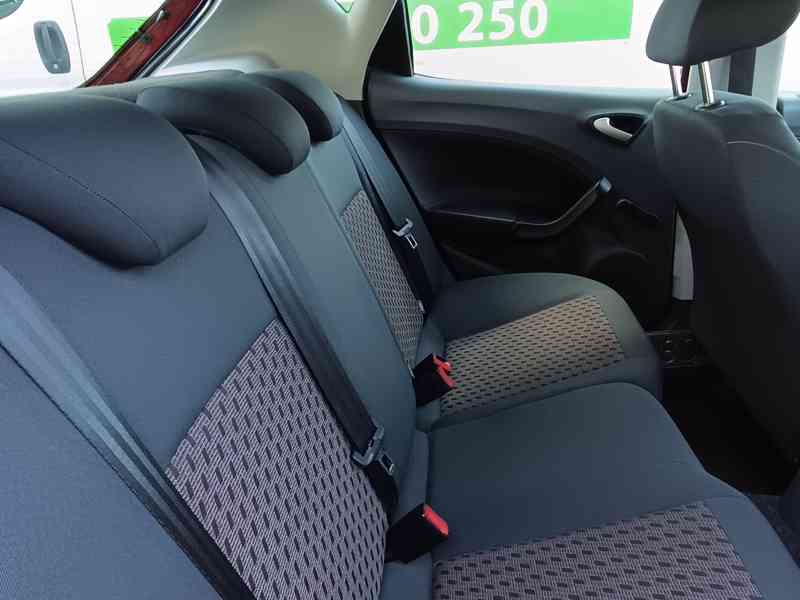 SEAT Ibiza 1,2i 12V Reference ČR - foto 15