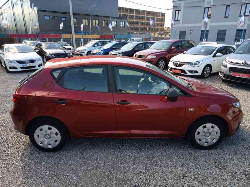 SEAT Ibiza 1,2i 12V Reference ČR - foto 8