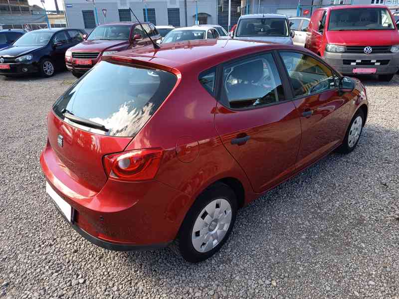 SEAT Ibiza 1,2i 12V Reference ČR - foto 13