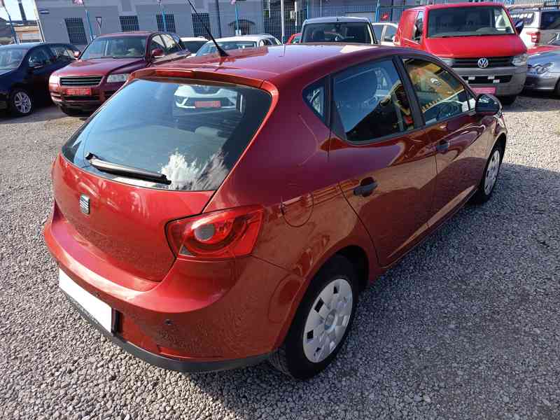 SEAT Ibiza 1,2i 12V Reference ČR - foto 9