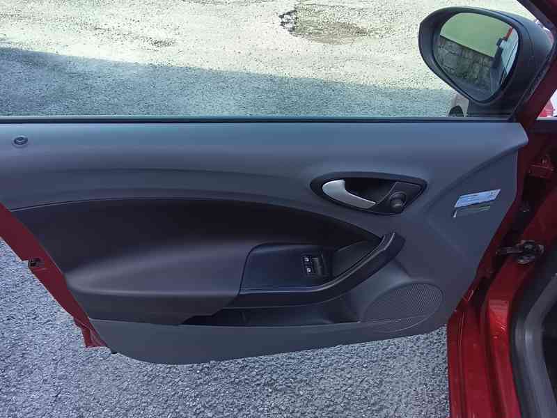 SEAT Ibiza 1,2i 12V Reference ČR - foto 19
