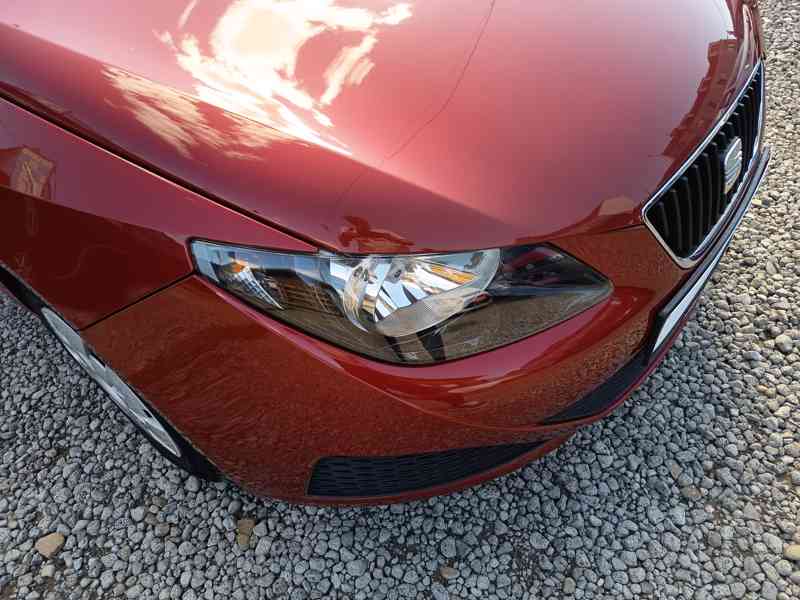 SEAT Ibiza 1,2i 12V Reference ČR - foto 6