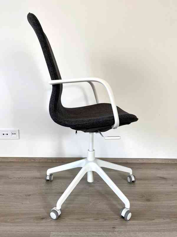 LNGFJÄLL židle s područkami IKEA, tmavě šedá/bílá - foto 9