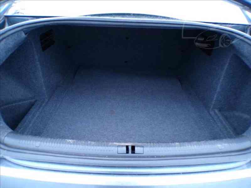 Audi A4 2,0 i AUTOMAT - foto 10