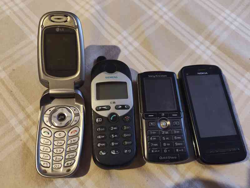 Mobilní telefony mix značek - foto 2