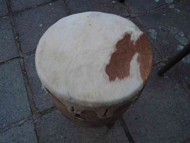 Velký africký dřevěný Etno buben bubínek Zulu Swazi 68x34 cm - foto 10