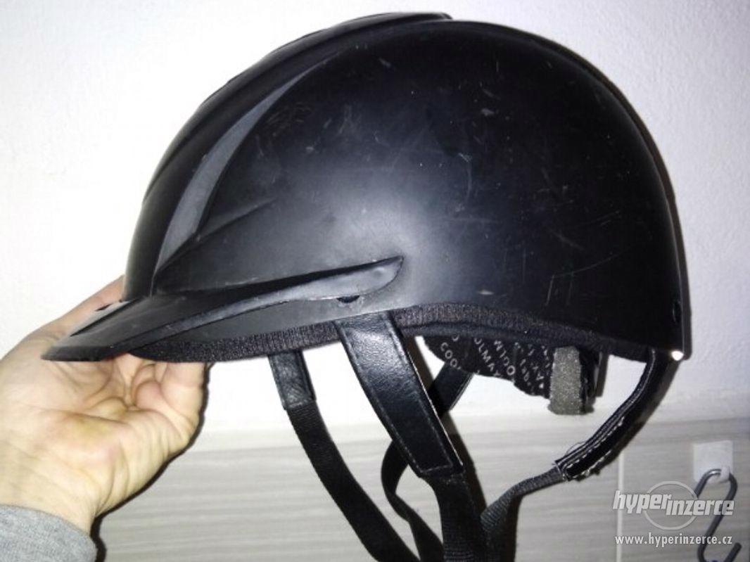 Jezdecká helma - foto 1