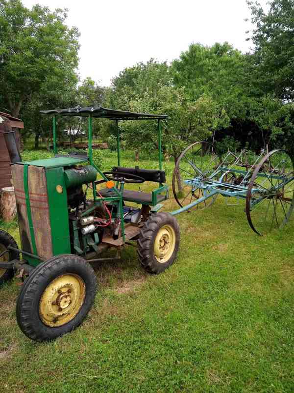 Malotraktor - foto 1