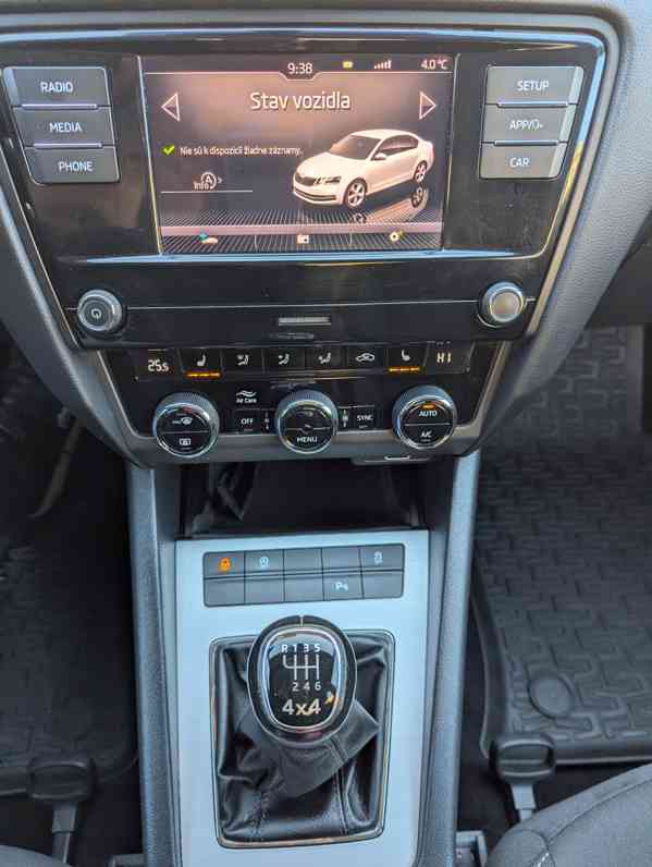 Škoda Octavia 1,6 Tdi 4x4 - foto 9