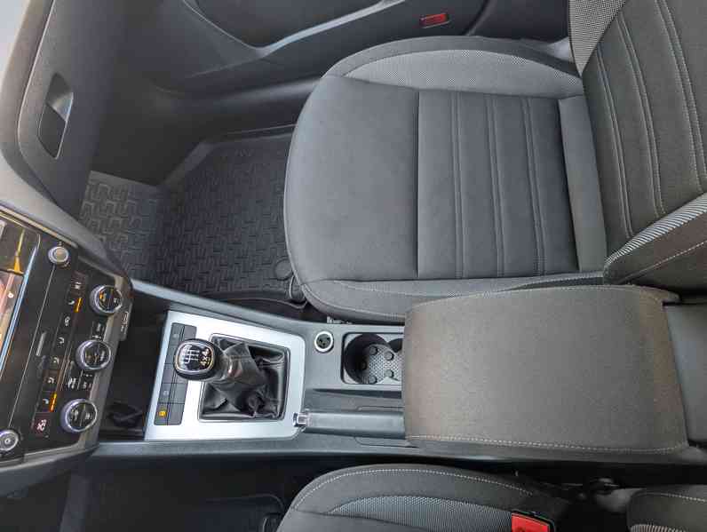 Škoda Octavia 1,6 Tdi 4x4 - foto 10
