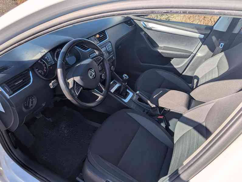 Škoda Octavia 1,6 Tdi 4x4 - foto 13