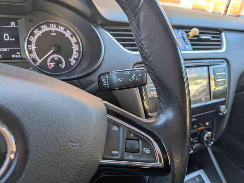 Škoda Octavia 1,6 Tdi 4x4 - foto 8