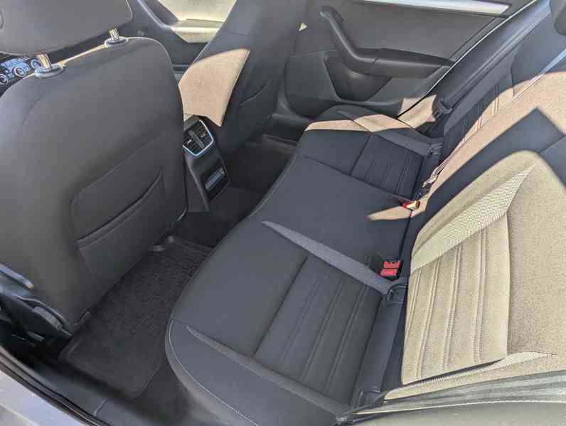 Škoda Octavia 1,6 Tdi 4x4 - foto 14