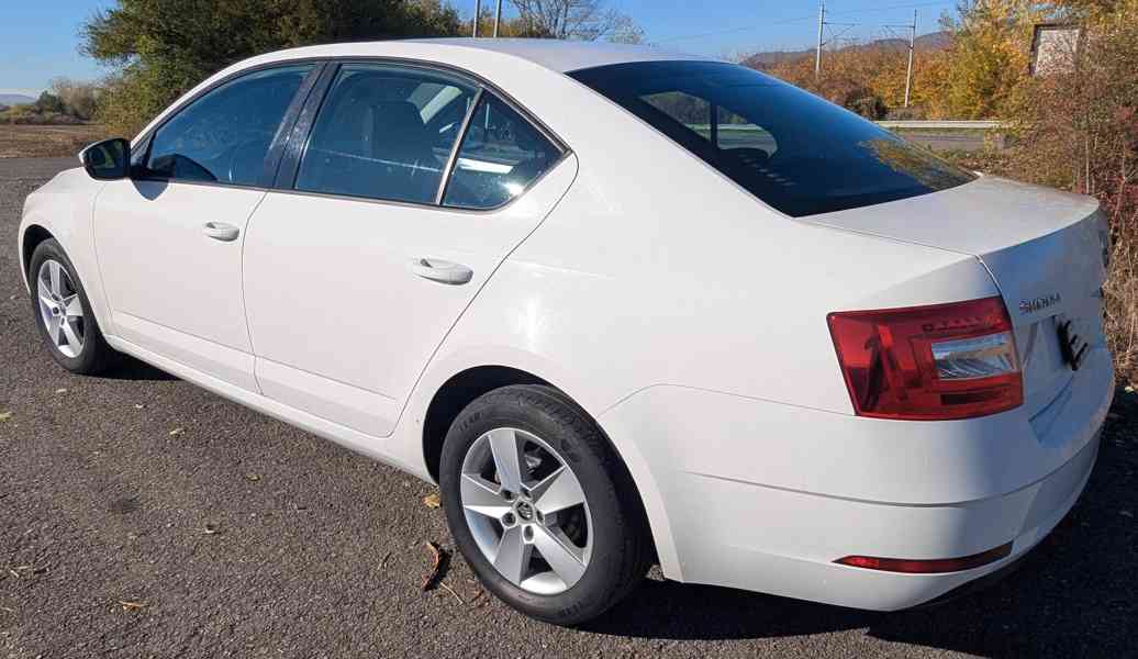 Škoda Octavia 1,6 Tdi 4x4 - foto 4