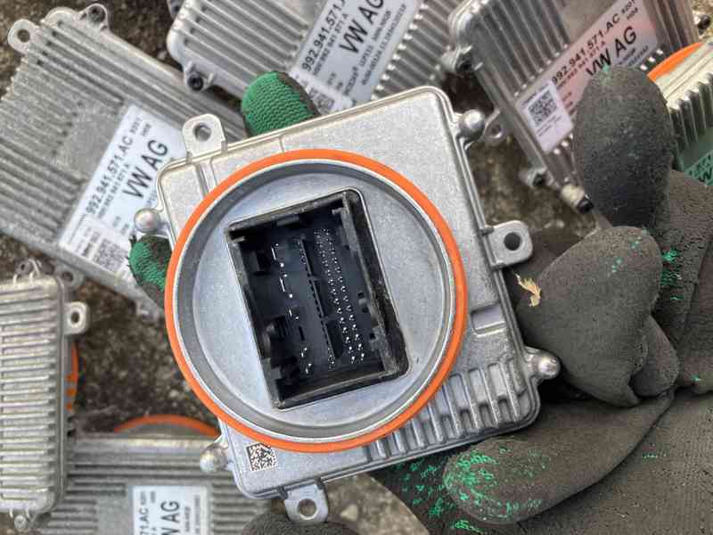 ridici jednotka led svetlometu 992941571AC - foto 2