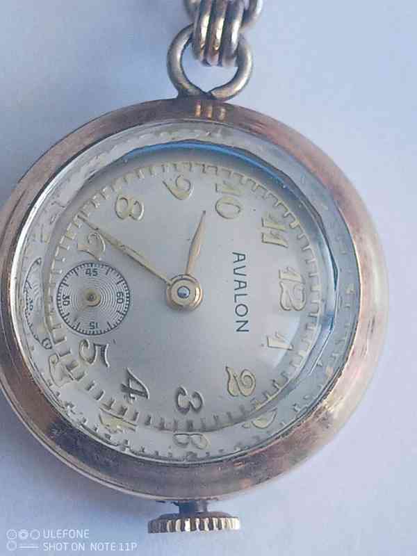 Vintage pozlacené dámské náramkové hodinky AVALON s monogram - foto 3