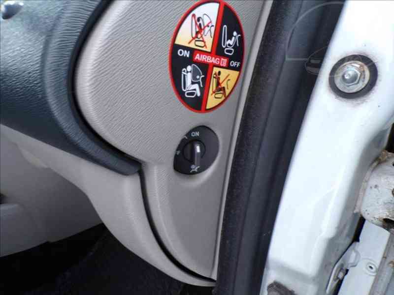 Renault Twingo 1,2 i KLIMATIZACE - foto 12