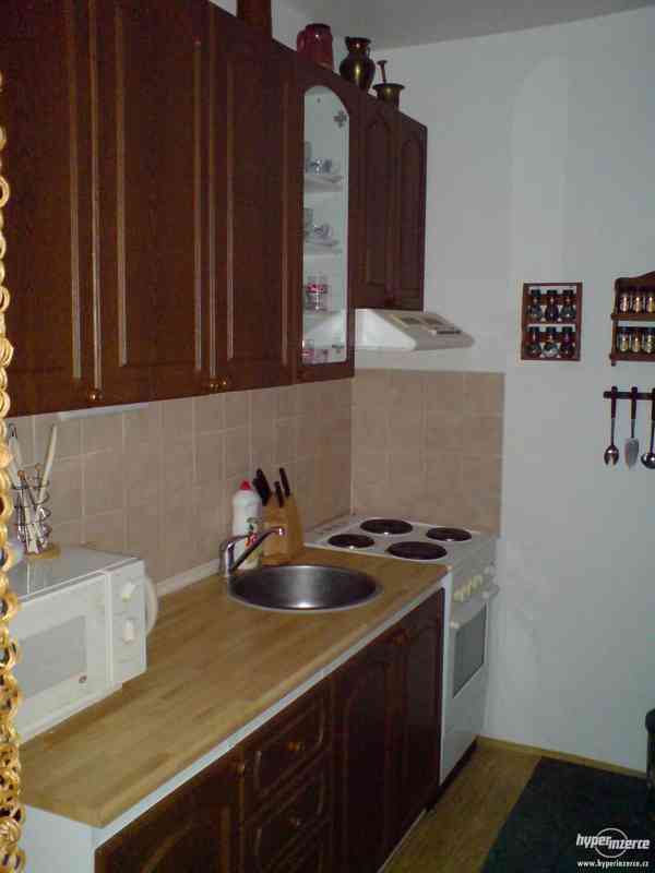 pronajmu cihlový byt 2+1 v Pardubicích-Polabinách - foto 2
