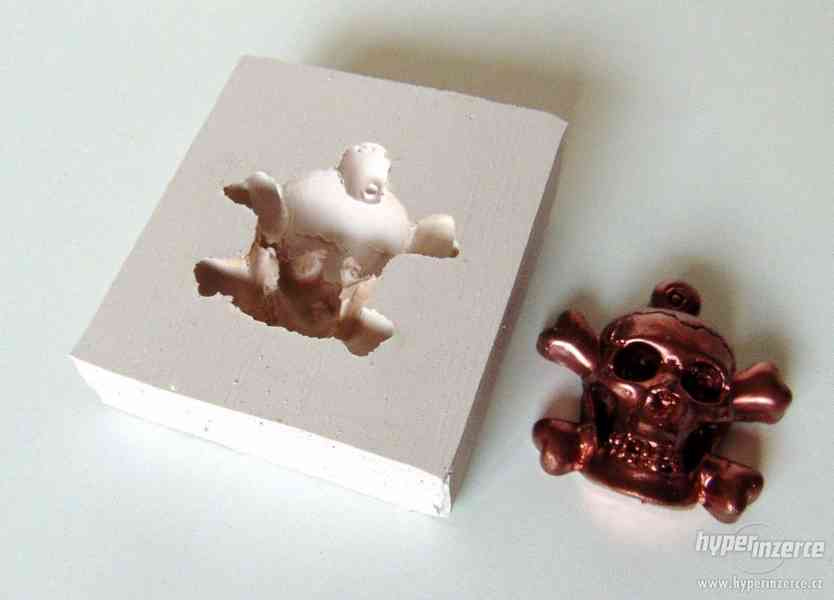 Silikonové formy pro výrobu čokolád, svíček, mýdel...... - foto 12