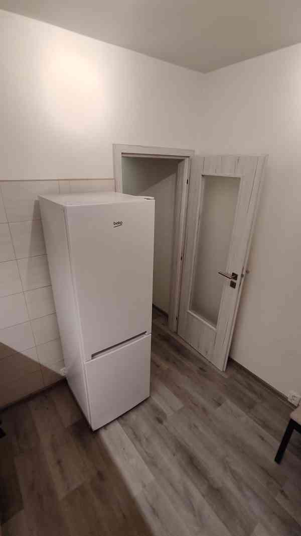 Nabízíme k pronájmu zrekonstruovaný a plně vybavený byt 2+1 - foto 12