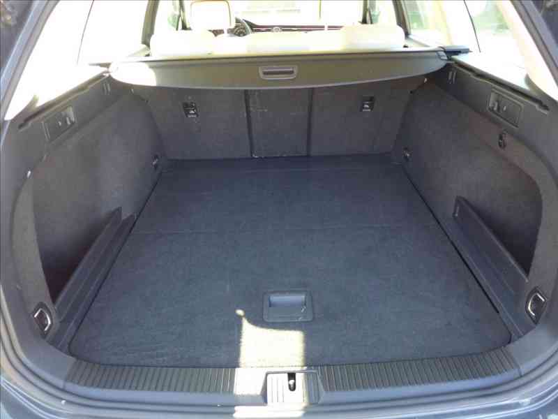 Volkswagen Passat 1,6 TDI COMFORTLINE 1.MAJITEL - foto 16