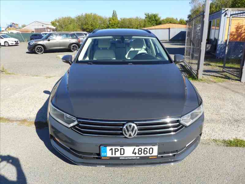 Volkswagen Passat 1,6 TDI COMFORTLINE 1.MAJITEL - foto 2