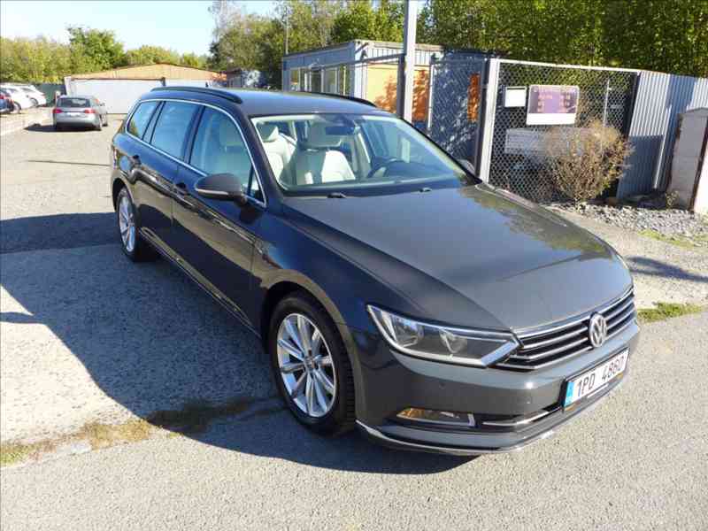 Volkswagen Passat 1,6 TDI COMFORTLINE 1.MAJITEL - foto 3