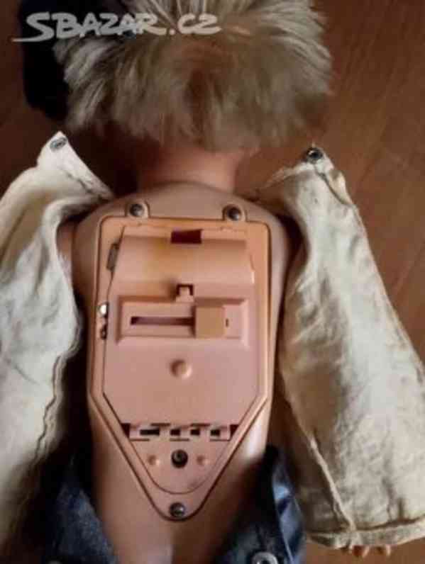 Starožitná pannenka s vlasy a strojkem - foto 4