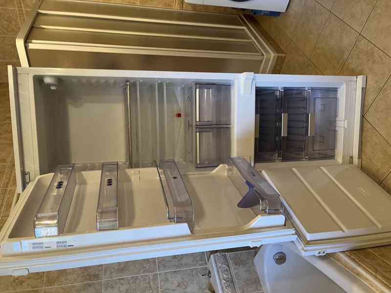 Chladnička kombinovaná vestavěná Whirlpool ART 471/4 - foto 3