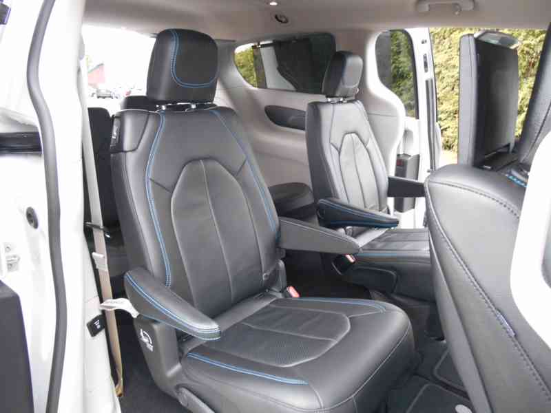 Chrysler Pacifica 3,6 4x4 AWD  Limited Adapttemp 2021 DPH - foto 11
