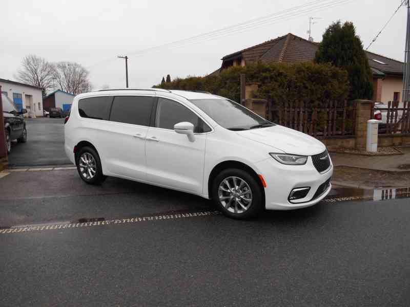 Chrysler Pacifica 3,6 4x4 AWD  Limited Adapttemp 2021 DPH - foto 1